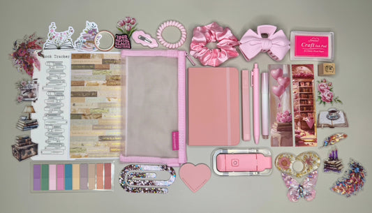 Soft pink bookish bundles 🎀