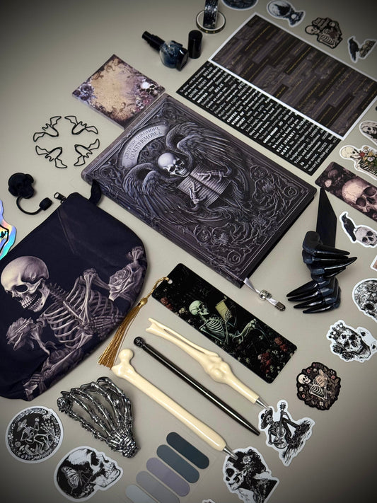 Step 1: Choose your journal 📓
Step 2: I create your bundle ☠️