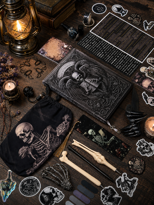 Step 1: Choose your journal 📓
Step 2: I create your bundle ☠️